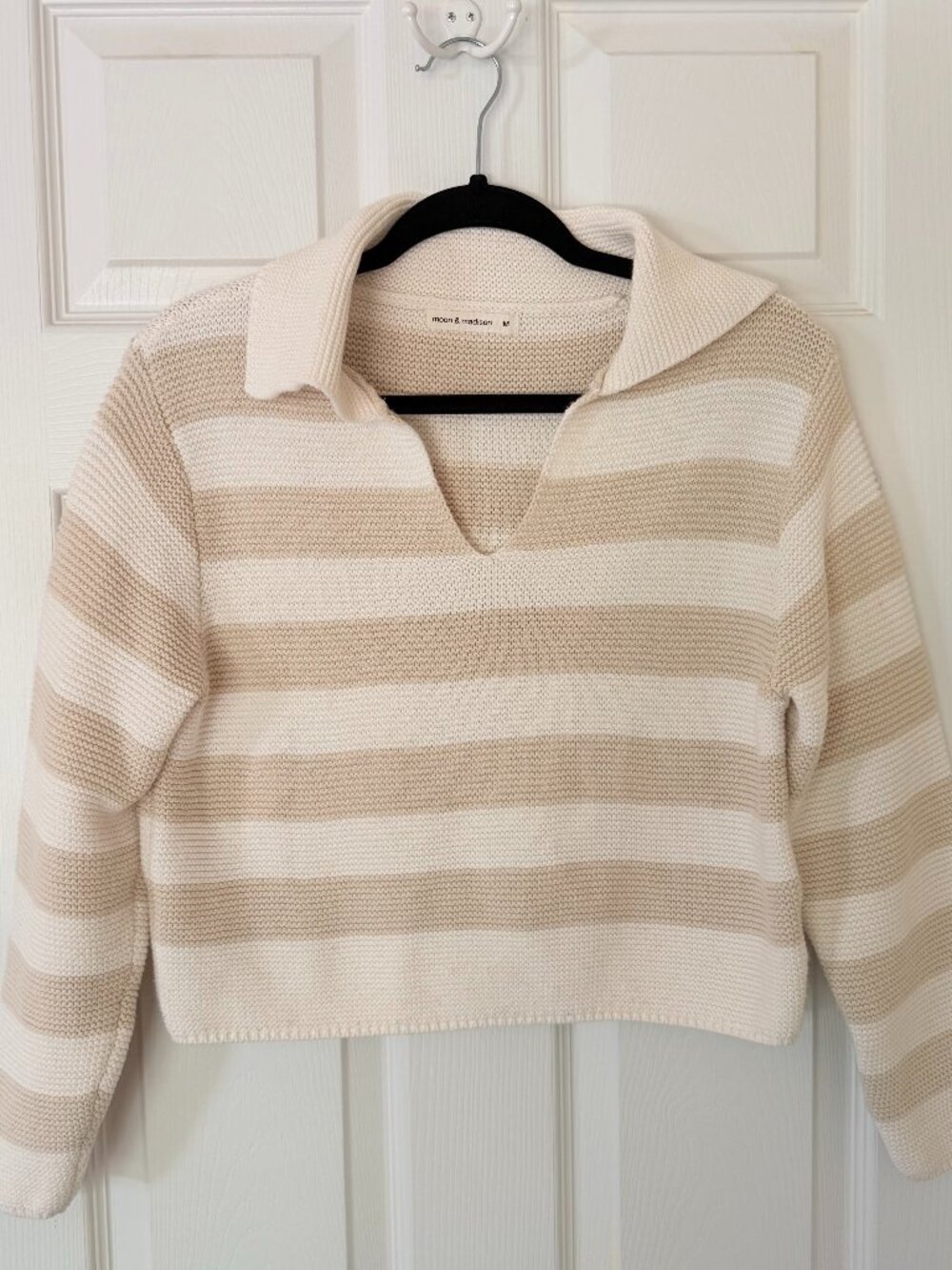 Moon & Madison Cream Beige Striped Collared Sweater Size M